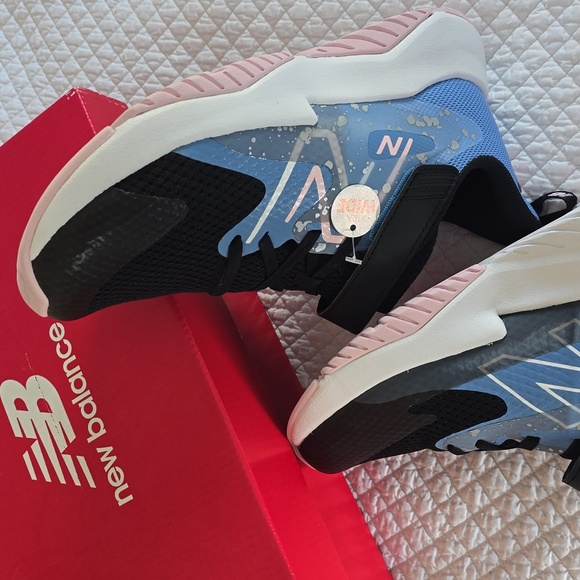 New Balance Rave Run V2 Bungee Lace With Top Strap Wide Shoes - Picture 4 of 13